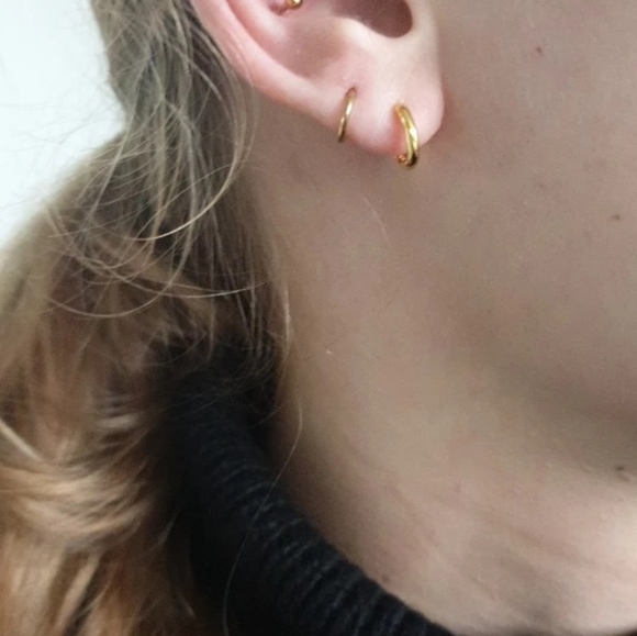 NEW 18k Gold Vermeil Hoop Earrings - Picture 9 of 15